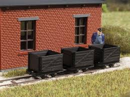 AUHAGEN kit à construire en plastique teinté set de trois wagonnets pour décors de voie étroite(colle non incluse) Trains