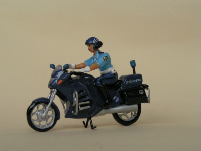 CBG MIGNOT Figurines CBG Motard Gendarme en chemisette sur moto BMW R850 Police et service d'urgences