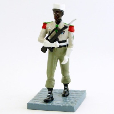 CBG MH légionnaire avec Famas (Africain) Figurines Plombs