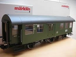 Voiture voyageur 2 essieux avec compartiment fourgon DB ep III MARKLIN 1 Trains