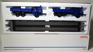 set de 2 wagons surbaissés avec 2 camions THW DB ep IV/V MARKLIN 1 Autres echelles