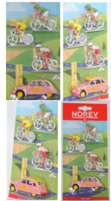 NOREV set sous blister de 2CV et 3 coureurs cyclistes Véhicules miniatures