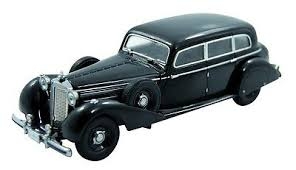 SIGNATURE Mercedes-benz 770K berline 4 portes 1938 Véhicules miniatures