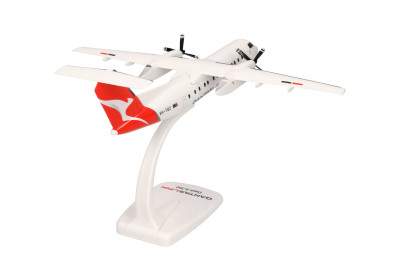 HERPA avion SNAP fit (kit simple à encliqueter ) DHC-8- 300 Qantaslink Véhicules miniatures