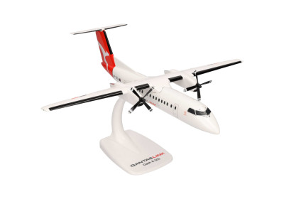 HERPA plane SNAP fit (easy kit) DHC-8- 300 Qantaslink News