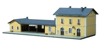 AUHAGEN plastic kit  Plottenstein railway station (easy to built cement not included) Trains