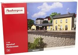 AUHAGEN plastic kit  Plottenstein railway station (easy to built cement not included) Trains