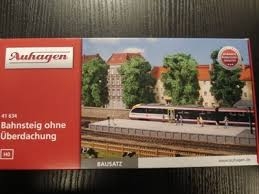 AUHAGENplastic kit of platform without roof  (336x79x7/13mm) HO scale