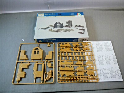 ITALERI set of figures 