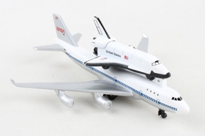 DARON Navette spatiale avec avion B 747 en métal Les miniatures pour jouer