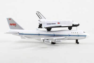 DARON Space shuttle with  diecast B 747 Diecast models to play