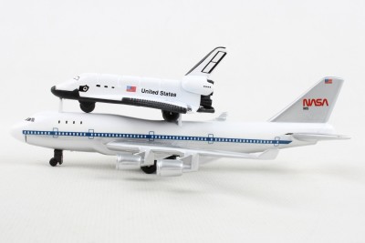 DARON Navette spatiale avec avion B 747 en métal Les miniatures pour jouer