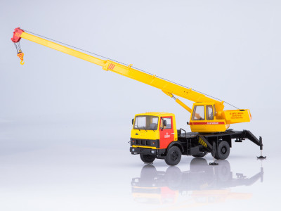 SSM camion grue MAZ KC3577 (5337) ( Bielorussie)( en métal très détaillé série limitée) Véhicules miniatures