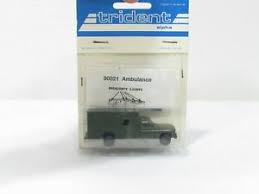 TRIDENT US Army ambulance (modèle en plastique) Véhicules miniatures